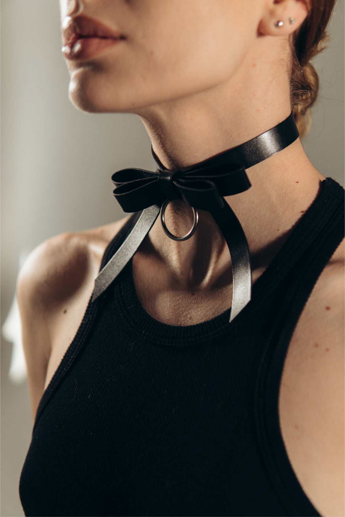 Midnight Bow Leather Choker with Leash